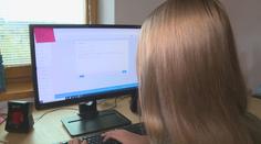 Drtí nás distanční výuka, zrušte část maturit, volají studenti