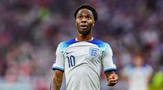 "Okradený" Sterling se vrací. Do Kataru přiletí i s rodinou. Pachatelé zatím unikají