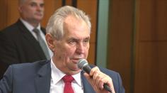 Nemocnice uvolnila informace k Zemanovu stavu. Domů zatím nemůže