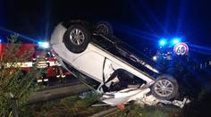 NEHODA na D5! Řidičku a dvě děti museli vyprostit hasiči