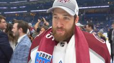 Francouz si v NHL už asi nezachytá. Užívá si důchodu, říká šéf Colorada