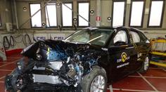 Nové crash testy. Jak si vedla Scala v konkurenci Tesly a Mercedesů?