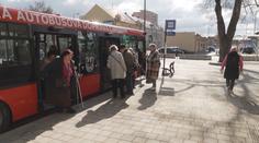 Cestování MHD v Chrudimi se lidem vyplatí. Kvůli opravě mostu je zadarmo