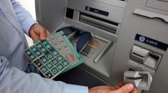 Poznejte, že někdo manipuloval s bankomatem. PĚT ZNAKŮ