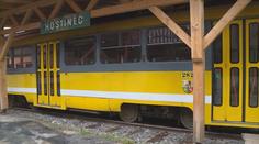 Muž si koupil tramvaj. V malé obci chce provozovat vlastní trať