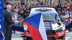Splněný sen mnoha generací. Hvězdy světové rallye se už prohánějí v Česku