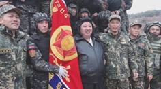 Kim nenechal cvičení Američanů a Jihokorejců bez odezvy. Vlezl si do tanku