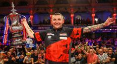 První titul na World Matchplay slaví Aspinall. Ve finále deklasoval Claytona