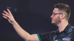 Bitvu generací zvládl veterán Jones, Hunt smetl favorita!
