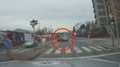 Muž řídil kradené auto. Vymlouval se, že ho chtěl vrátit majiteli