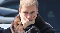 Justin Bieber si stěžoval na tlačítko v telefonu. Apple to vyřešil