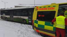 Autobus s dětmi se srazil s kamionem. Několik jich skončilo v nemocnici