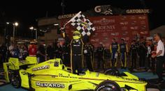 IndyCar ve Phoenixu: Nehoda v 1. zatáčce a krasojízda Pagenauda