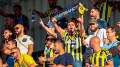 Šokující záběry z Istanbulu. Fanoušci Fenerbahce napadli příznivce United