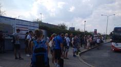 Metro na lince B se zastavilo. Pod soupravu spadl člověk, zemřel!