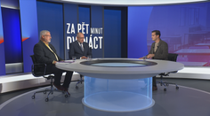 Počet učitelů roste příliš rychle, tvrdí ministr Bek. Navrhuje přesun úvazků
