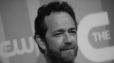 Zemřel herec Luke Perry, Dylan z Beverly Hills 90210. Bylo mu 52 let