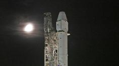 Lidé se příští rok vrátí k Měsíci! Obletí ho dva astronauti