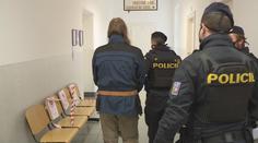 Matku měl zavraždit kvůli sporům. Muži z Orlickoústecka hrozí doživotí