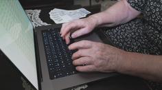 Senioři bojují s digitalizací. Problémy mají s lékaři i důchody