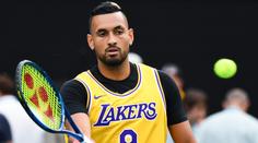 Kyrgios na zápas s Nadalem přišel v dresu Bryanta. Duel ale prohrál