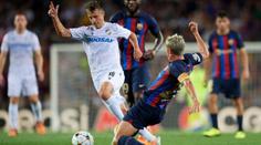 Viktorka na Camp Nou skórovala, přesto si domů veze výprask. Řádil Lewa