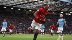 United překvapivě ovládli derby, rozhodl Martial a hrubka Edersona