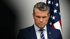 Hororové chvíle nad mořem. Letadlo s americkým ministrem nouzově přistálo