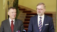 Fiala po jednání s Balašem: Výuka na školách se změní, žáci by se měli učit méně dat
