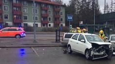 Horor ve Helsinkách: Auto vjelo do lidí na chodníku, sedm zraněných