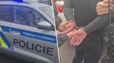 Policie zastavila řidiče podezřelého z přepadení banky. V autě měl granát