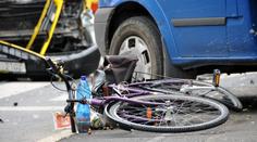 Na Děčínsku řidič srazil cyklistku, od nehody ujel