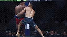 Knokauty jako od Procházky. V UFC byla k vidění nekompromisní ukončení