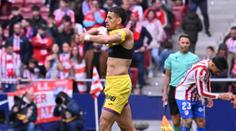 Bizarní vyloučení v LaLize. Hráč sáhl hvězdě na přirození