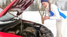 Jak správně startovat auto v mrazu? Je třeba nechat zahřát motor na volnoběh?