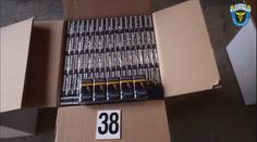 Gang prodával pašované cigarety. Celníci a policisté je dopadli