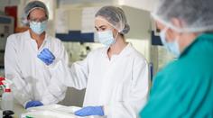 Vědci v kanalizaci objevili čtyři neznámé varianty koronaviru. Jejich původ je záhadou