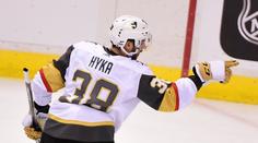 NHL: Hyka poprvé skóroval, odměnou mu bude snoubenka. VIDEO