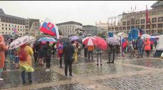 Provoz v centru Bratislavy blokovali odpůrci očkování, zasáhli těžkooděnci