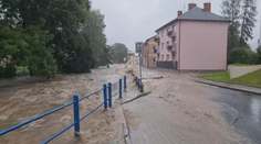 Obchody mimořádně mění otevírací dobu. V některých nenakoupíte vůbec