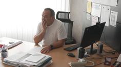 Brno odvolalo ředitele nemocnice za neprofesionalitu. Ten pochybení odmítá