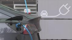 Dojezd roste, ceny padají. Elektromobily v Česku za deset let zlevnily o polovinu