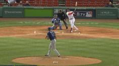 VIDEO: Baseballista si zahrál na Spidermana! Lapil nechytatelný míč