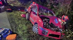 Tragická nehoda na Zlínsku: Auto plné lidí narazilo do stromu