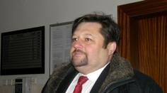 PRÁVO: Jsem strom a trápí mě datel, vysmívá se světu exposlanec Wolf na útěku