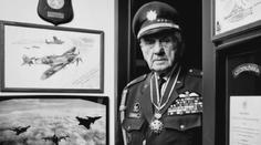 Zemřel Emil Boček, poslední z českých pilotů RAF z druhé světové války