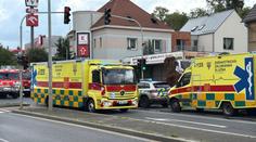 Požár bytu v pražských Řepích. Hasiči evakuovali 24 lidí, ošetřili jednu ženu