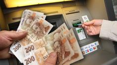 Lidé víc vydělali, ale měli na méně věcí. Ceny nutí šetřit i na zdraví
