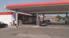 Na Pardubicku řeší dvě přepadení benzinek. Loupila zřejmě žena, myslí si policie