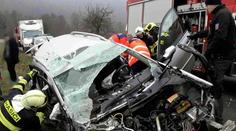 Auto plné teenagerů čelně vrazilo do náklaďáku! 5 zraněných